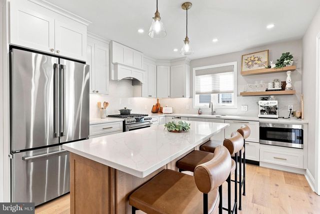 427 AVONDALE AVE, Haddonfield, NJ 08033
