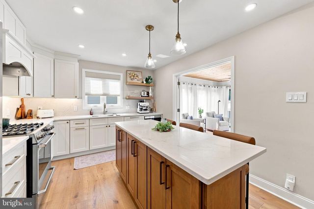 427 AVONDALE AVE, Haddonfield, NJ 08033