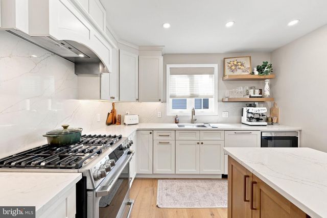 427 AVONDALE AVE, Haddonfield, NJ 08033
