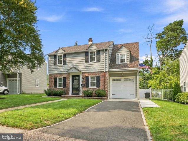 427 AVONDALE AVE, Haddonfield, NJ 08033