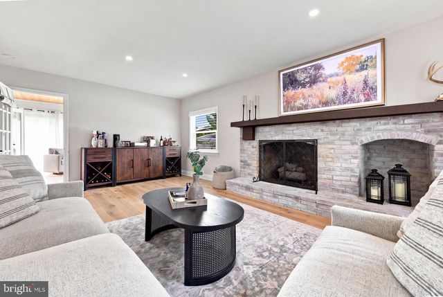 427 AVONDALE AVE, Haddonfield, NJ 08033
