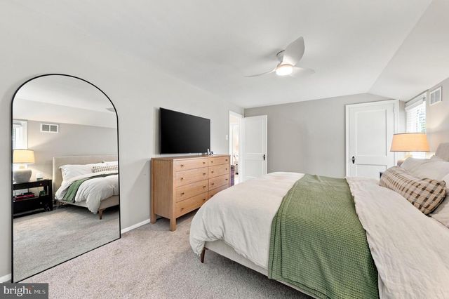 427 AVONDALE AVE, Haddonfield, NJ 08033
