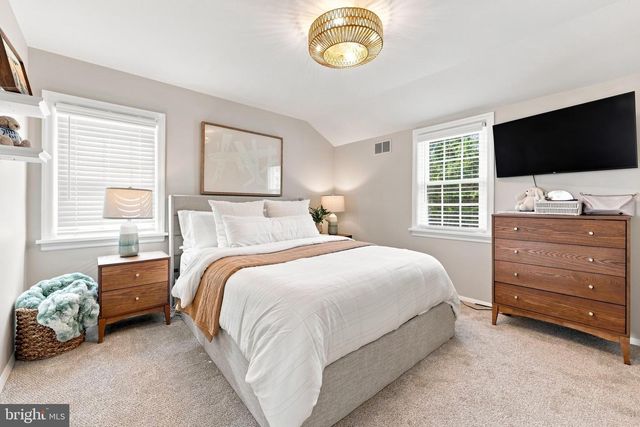427 AVONDALE AVE, Haddonfield, NJ 08033