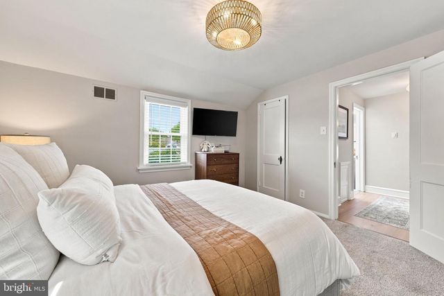 427 AVONDALE AVE, Haddonfield, NJ 08033