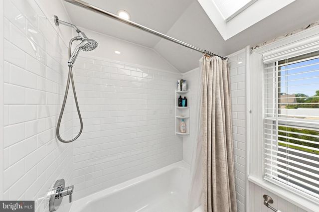427 AVONDALE AVE, Haddonfield, NJ 08033