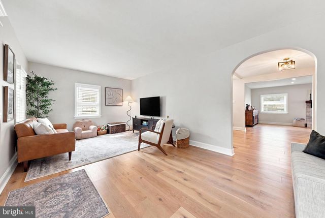 427 AVONDALE AVE, Haddonfield, NJ 08033