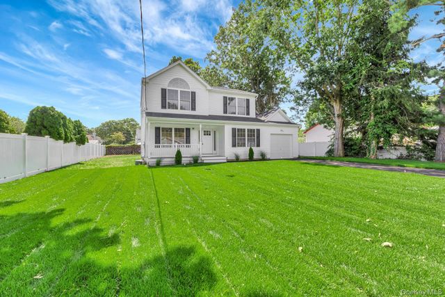 112 Chanel Drive E, Shirley, NY 11967