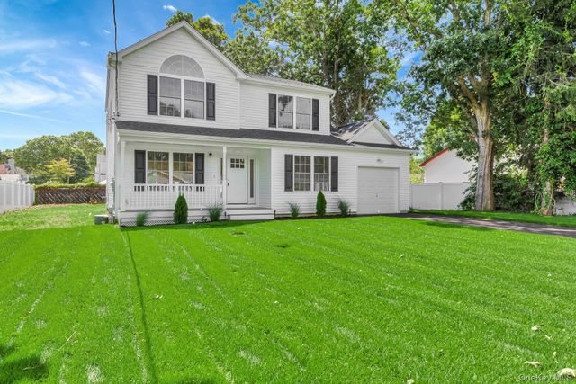 112 Chanel Drive E, Shirley, NY 11967