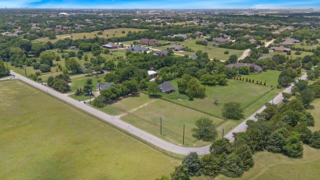 701 Meandering Way, Fairview, TX 75069