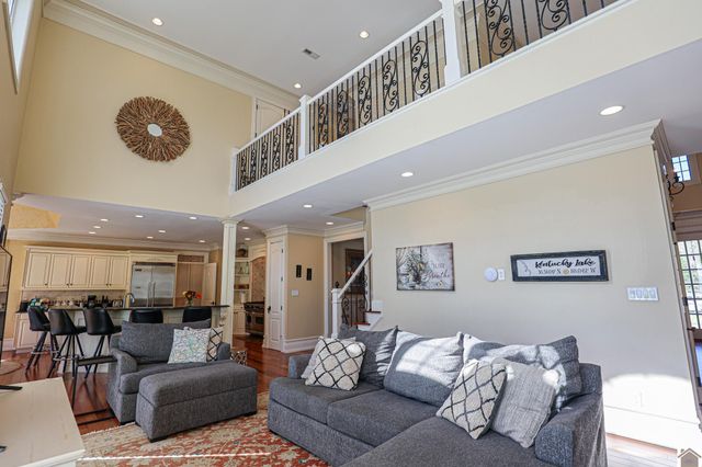 23 Tralee Ct, Benton, KY 42025