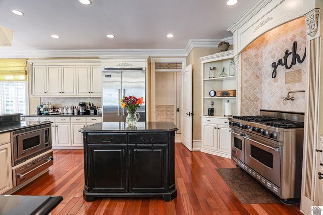 23 Tralee Ct, Benton, KY 42025