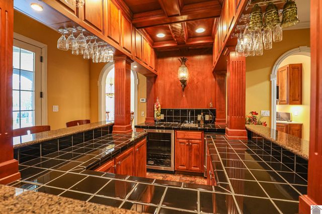 23 Tralee Ct, Benton, KY 42025