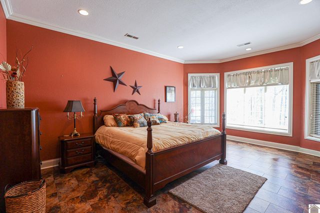 23 Tralee Ct, Benton, KY 42025