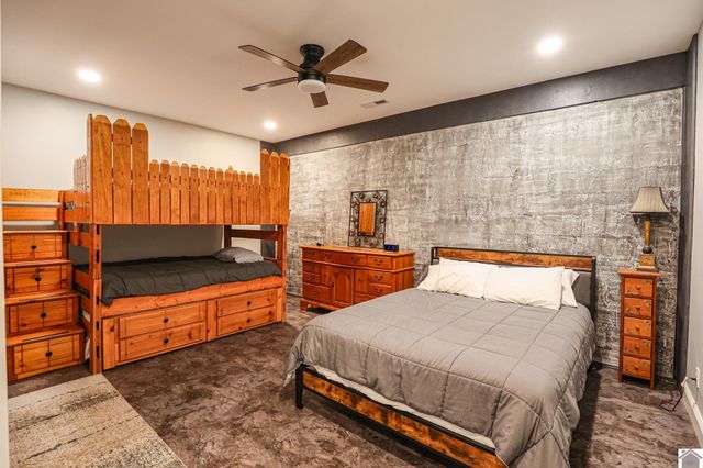 23 Tralee Ct, Benton, KY 42025
