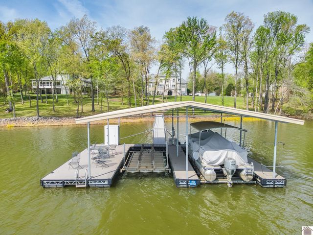 23 Tralee Ct, Benton, KY 42025