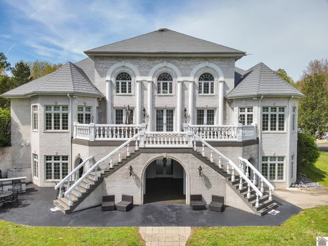 23 Tralee Ct, Benton, KY 42025