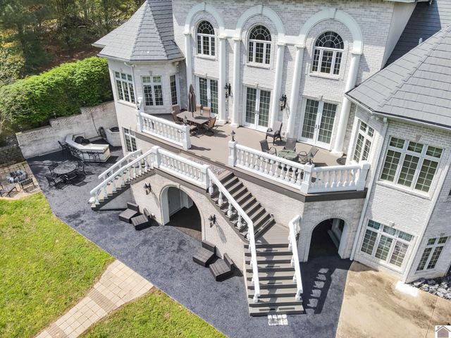 23 Tralee Ct, Benton, KY 42025