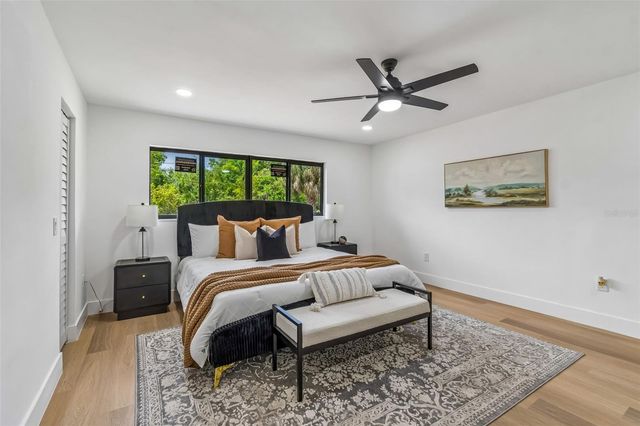 2550 GOMAZ WAY S, St Petersburg, FL 33712