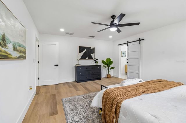 2550 GOMAZ WAY S, St Petersburg, FL 33712