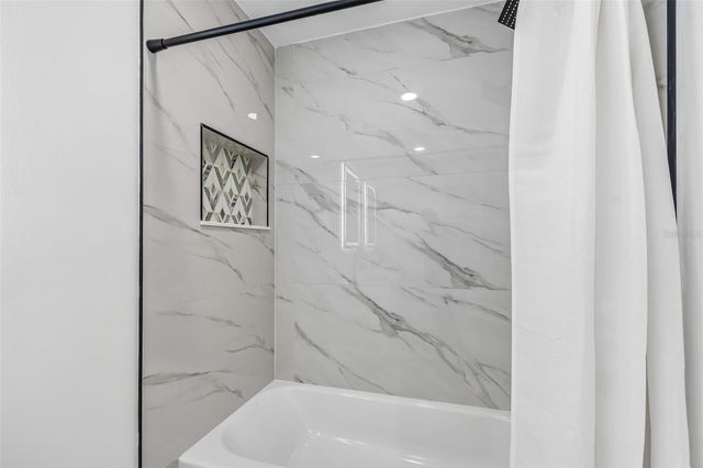 2550 GOMAZ WAY S, St Petersburg, FL 33712