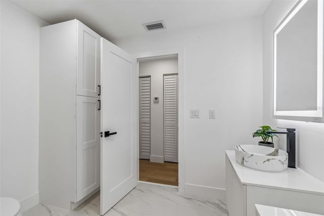 2550 GOMAZ WAY S, St Petersburg, FL 33712