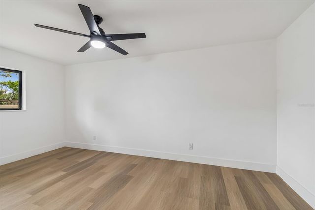 2550 GOMAZ WAY S, St Petersburg, FL 33712