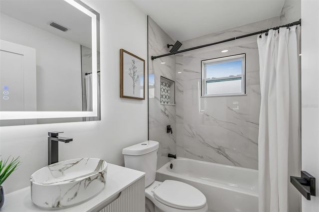 2550 GOMAZ WAY S, St Petersburg, FL 33712