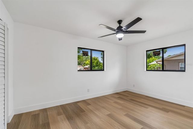 2550 GOMAZ WAY S, St Petersburg, FL 33712