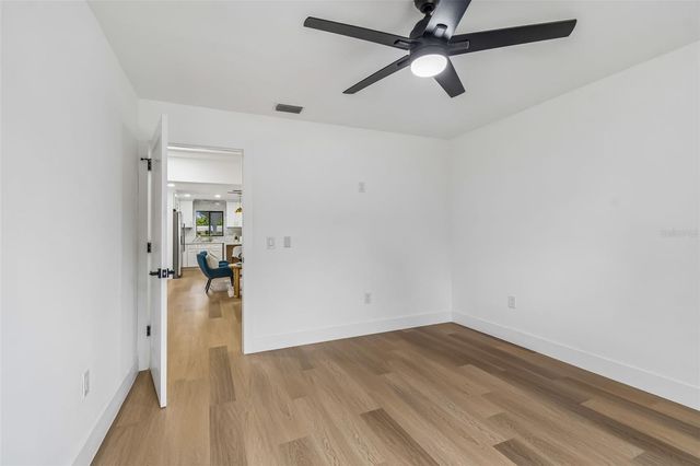 2550 GOMAZ WAY S, St Petersburg, FL 33712