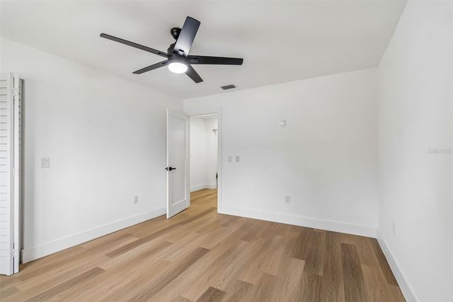 2550 GOMAZ WAY S, St Petersburg, FL 33712