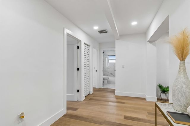 2550 GOMAZ WAY S, St Petersburg, FL 33712