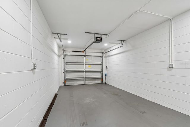 2550 GOMAZ WAY S, St Petersburg, FL 33712