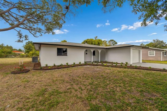 2550 GOMAZ WAY S, St Petersburg, FL 33712