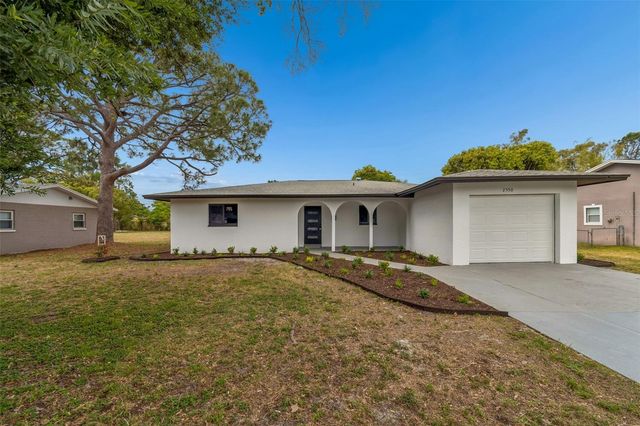 2550 GOMAZ WAY S, St Petersburg, FL 33712