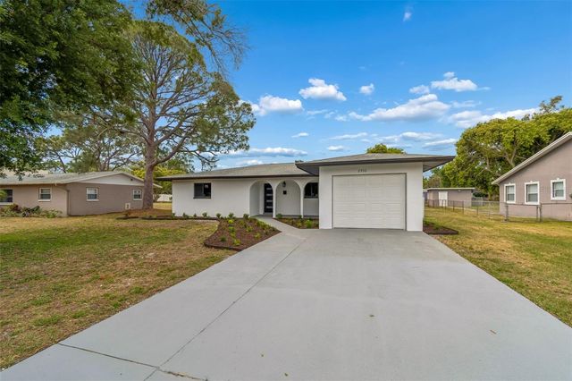 2550 GOMAZ WAY S, St Petersburg, FL 33712