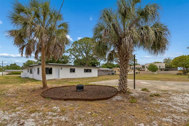 2550 GOMAZ WAY S, St Petersburg, FL 33712