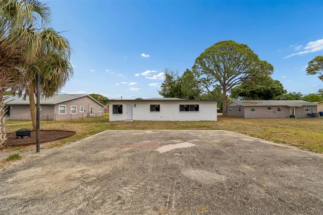 2550 GOMAZ WAY S, St Petersburg, FL 33712