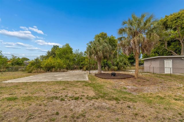 2550 GOMAZ WAY S, St Petersburg, FL 33712