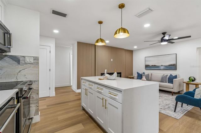 2550 GOMAZ WAY S, St Petersburg, FL 33712