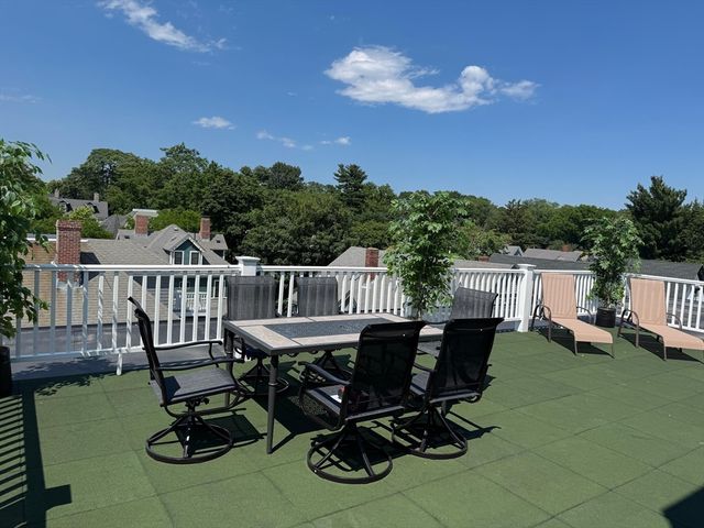 632 Centre St 204, Boston, MA 02139