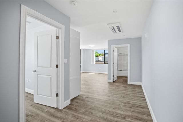 632 Centre St 204, Boston, MA 02139