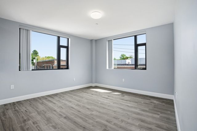 632 Centre St 204, Boston, MA 02139