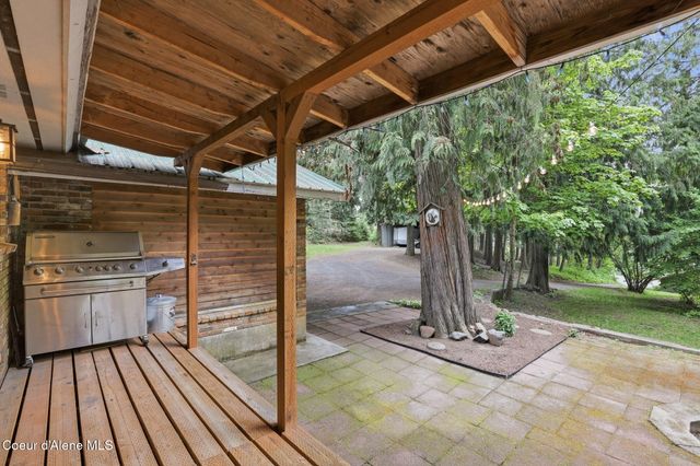 8993 W Twin Lakes RD, Rathdrum, ID 83858