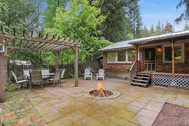 8993 W Twin Lakes RD, Rathdrum, ID 83858