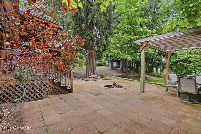 8993 W Twin Lakes RD, Rathdrum, ID 83858