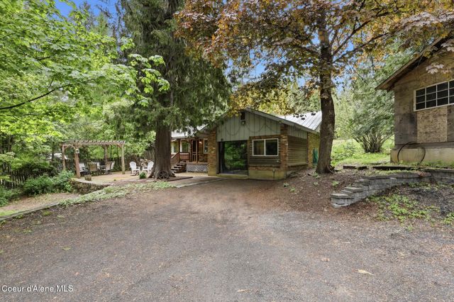 8993 W Twin Lakes RD, Rathdrum, ID 83858