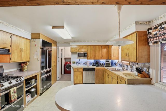 8993 W Twin Lakes RD, Rathdrum, ID 83858