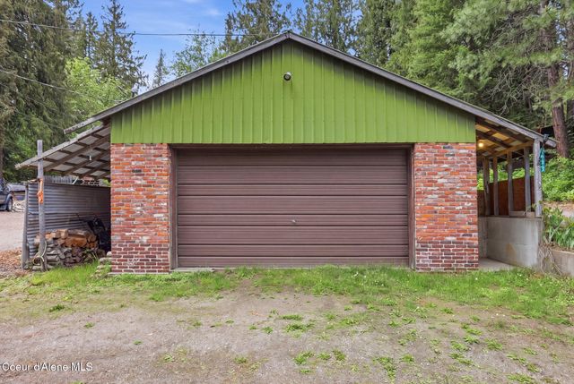 8993 W Twin Lakes RD, Rathdrum, ID 83858