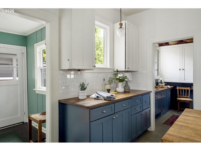 1333 Se MAIN St, Portland, OR 97214