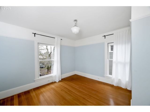 1333 Se MAIN St, Portland, OR 97214